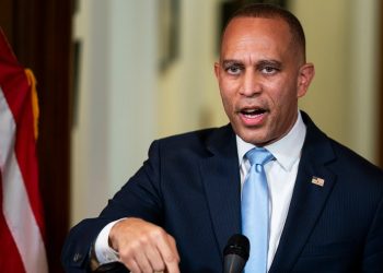 Jeffries defends rejection of short-term extension of ObamaCare subsidies 