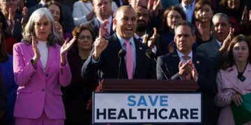 Democrats introduce discharge petition to force vote on extension of ObamaCare subsidies