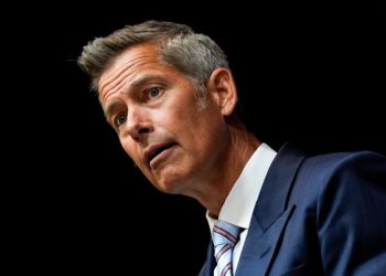 Transportation secretary wants healthier in-flight snack choices