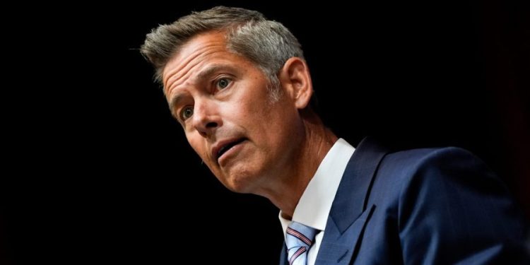 Transportation secretary wants healthier in-flight snack choices