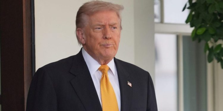 Trump says he’s talking to Democrats about direct health care payment plan