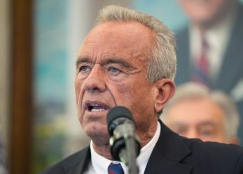 FDA removing warnings from hormone replacement therapy products