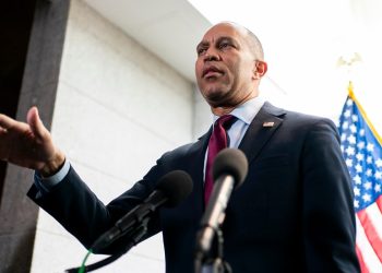 Jeffries opposes Senate moves to end shutdown