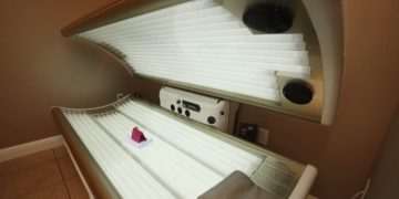 Tanning beds cause melanoma-linked DNA damage: Study