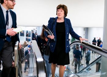 Four GOP senators break ranks to vote for Democratic extension of ObamaCare subsidies