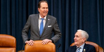 Lawmakers behind bipartisan push for legislation detecting and preventing Alzheimer’s: ‘It’s too expensive not to’