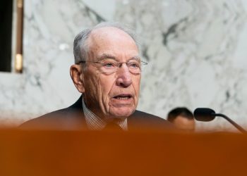 Grassley undergoes procedure to remove gallstones