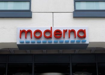 Moderna mRNA flu vaccine to get FDA panel review