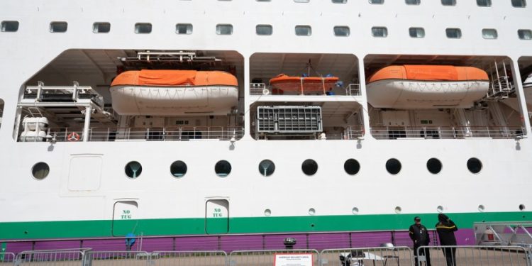 Why do germs, diseases spread on cruises?