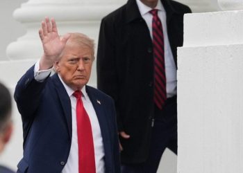 Trump headed to Walter Reed for medical exam