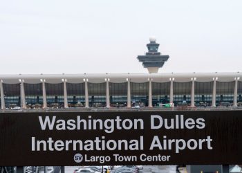 US orders travelers from Ebola outbreak countries to pass through Dulles for enhanced screening