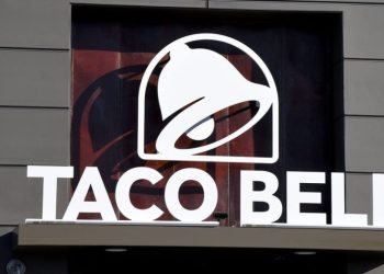 Taco Bell removing lettuce from some stores amid cyclosporiasis scare