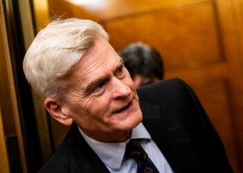 Cassidy on Trump’s vaccine order, ‘crazy, stupid’ claims: ‘This is why the president’s poll numbers are going down’