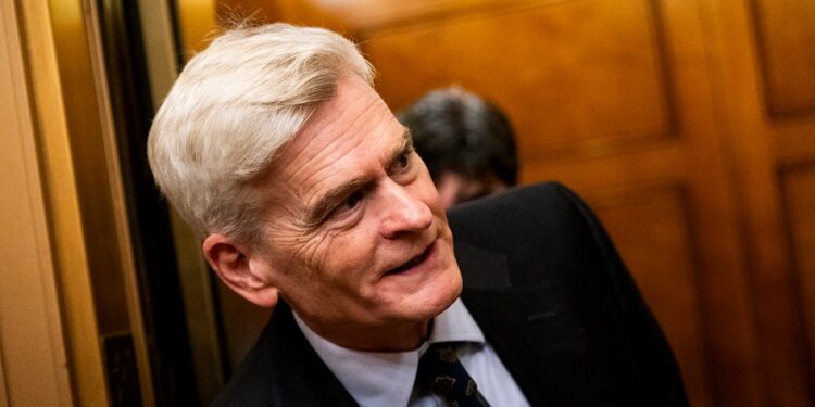 Cassidy on Trump’s vaccine order, ‘crazy, stupid’ claims: ‘This is why the president’s poll numbers are going down’