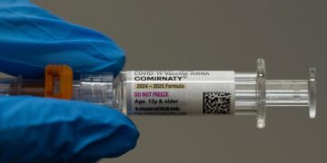 Top Senate Dems press HHS about delayed COVID shots for low-income children