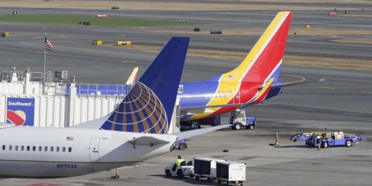 Airline groups push back on Ebola declaration requirements
